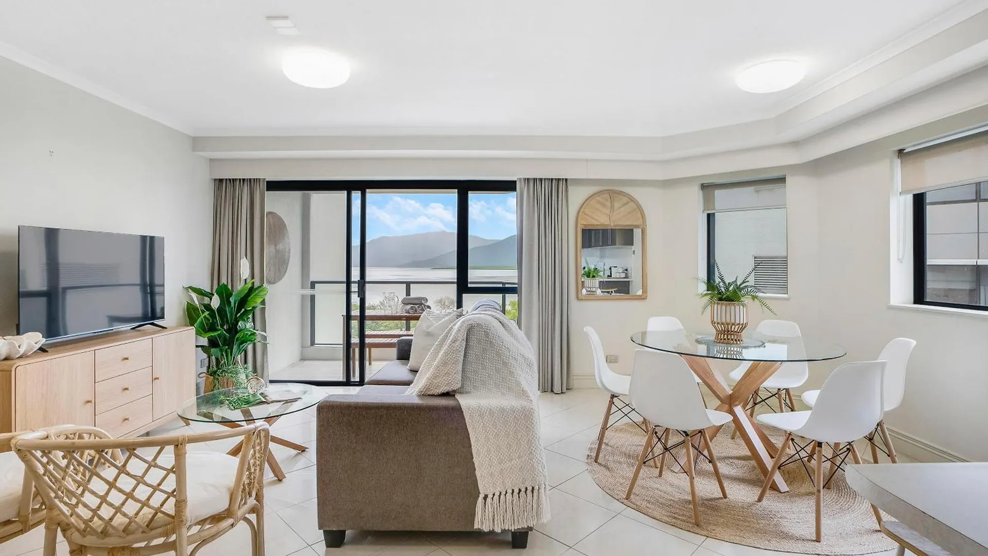 'Coral Sea Dreaming' Family Friendly Apartment Cairns